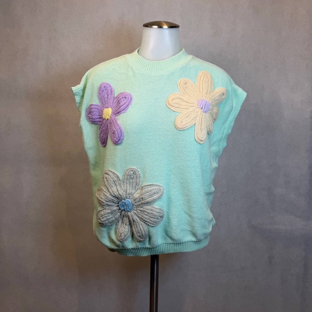 Mint Floral Appliqué Sleeveless Knit Vest